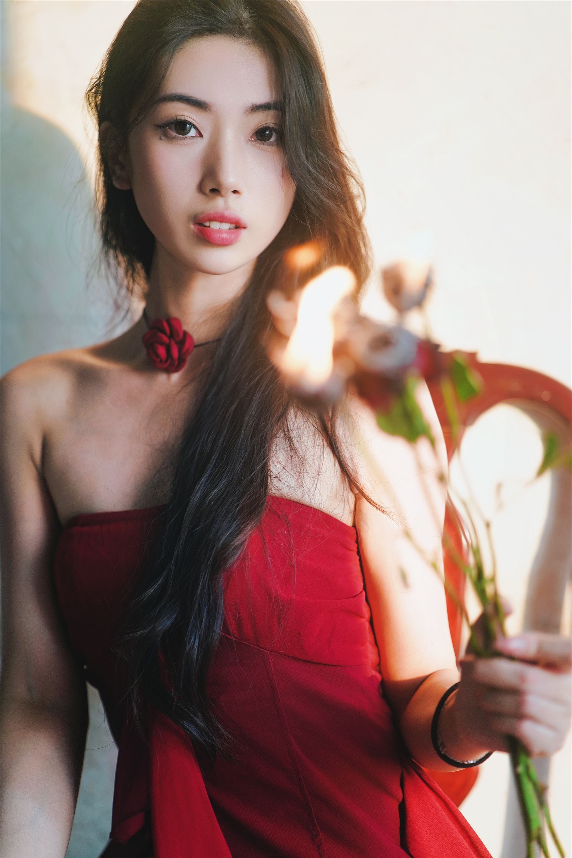 YITUYU艺图语 2025.01.15 魅力火玫瑰，少女璀璨之光 Liya